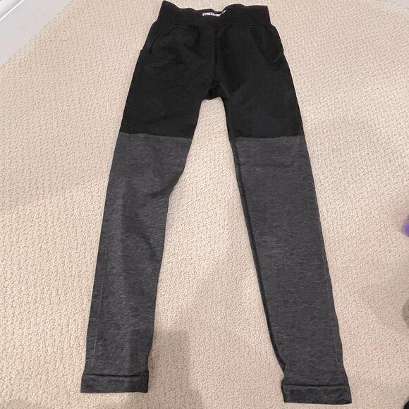 EUC GymShark Legging Gray/Black - Picture 1 of 3